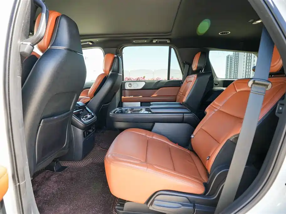 Lincoln Navigator — фото 11