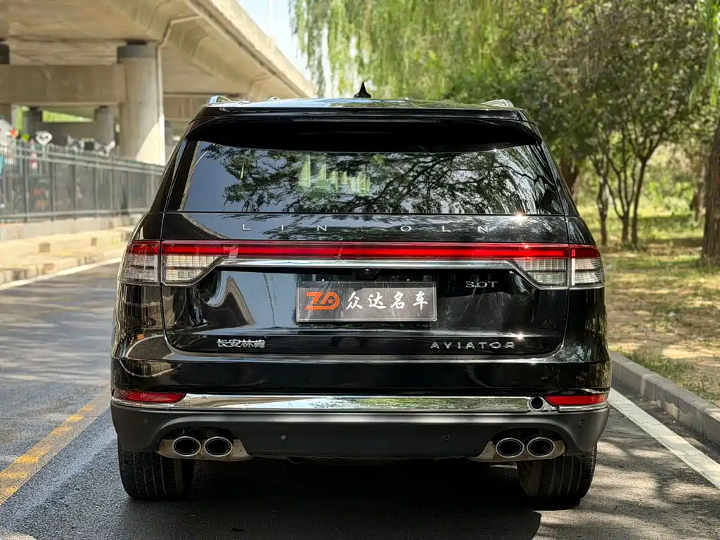 Lincoln Aviator — фото 13