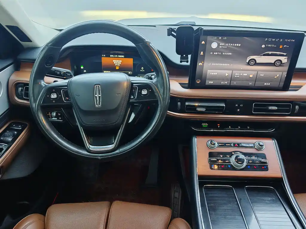 Lincoln Aviator — фото 14