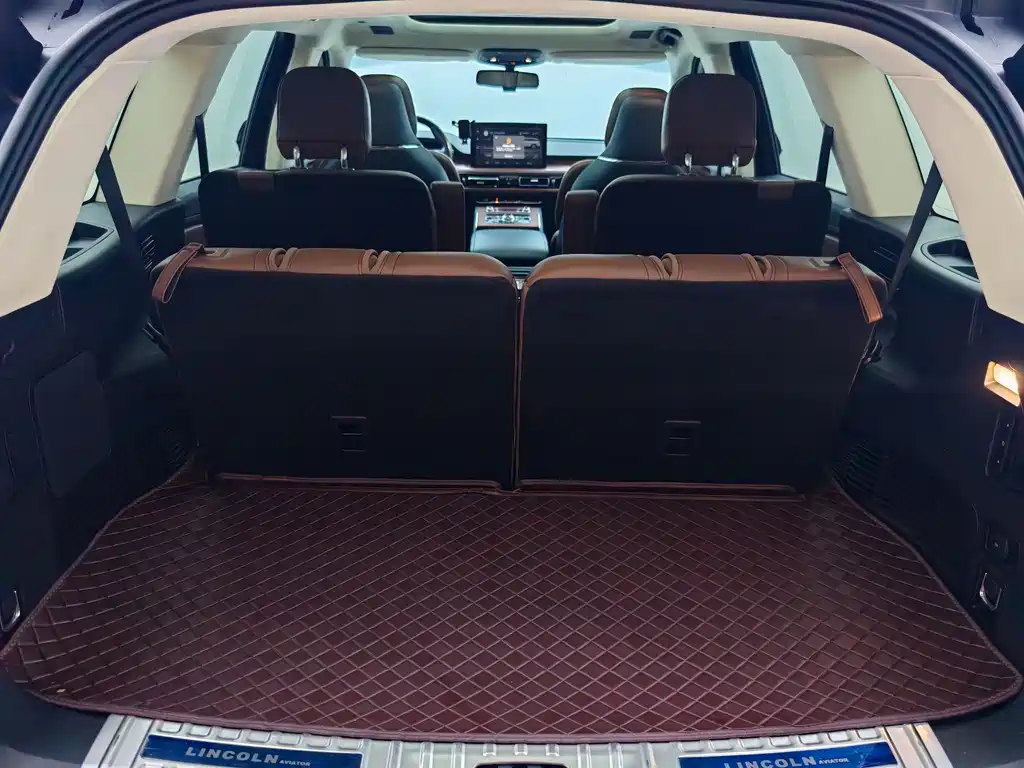 Lincoln Aviator — фото 15
