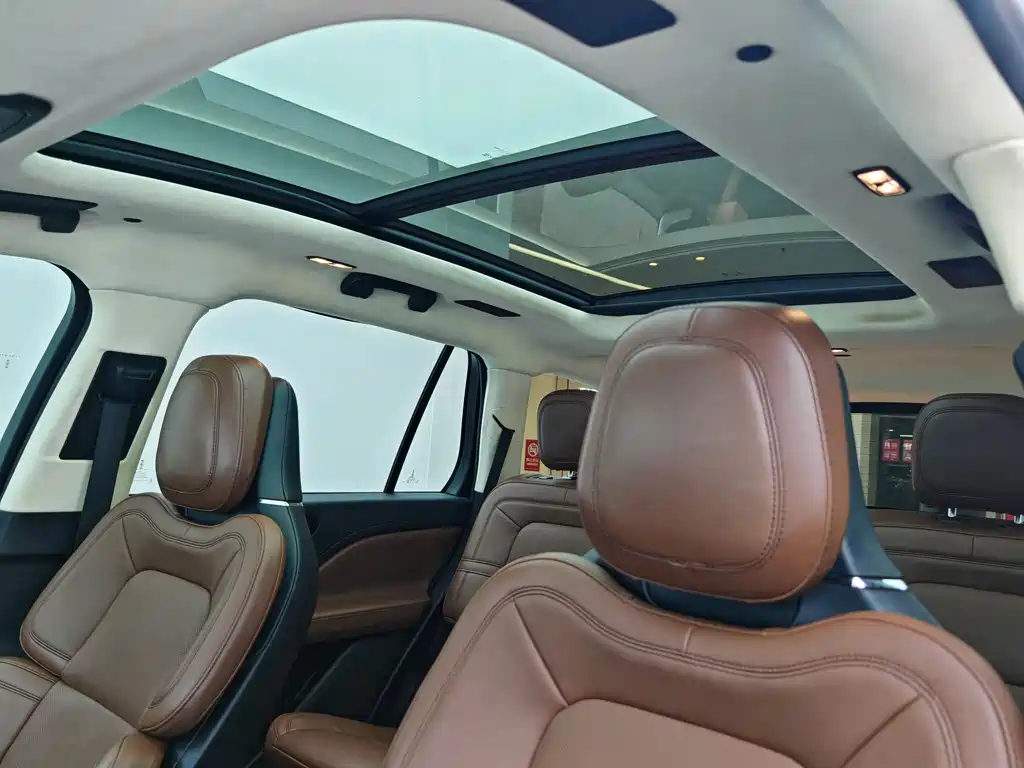 Lincoln Aviator — фото 10
