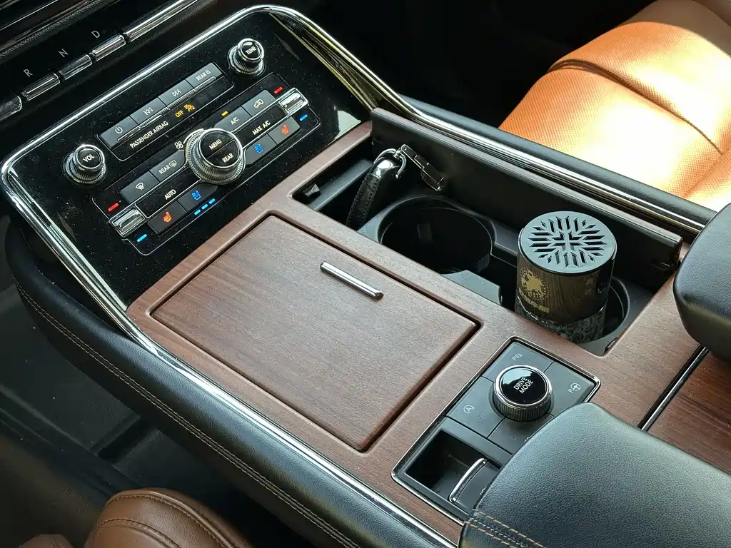 Lincoln Navigator — фото 14