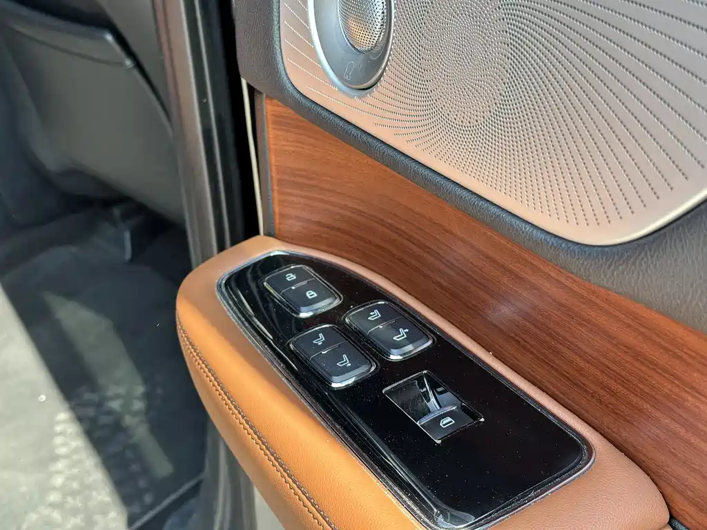 Lincoln Navigator — фото 24