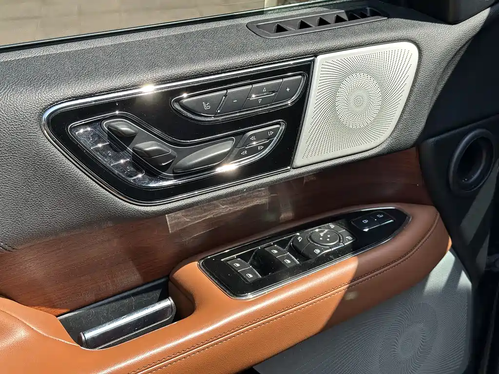 Lincoln Navigator — фото 9