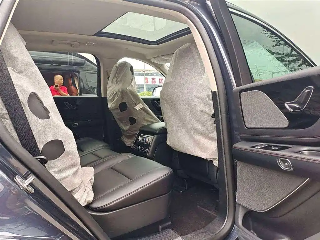 Lincoln Aviator — фото 13