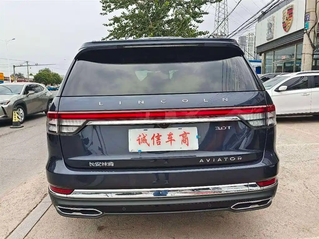 Lincoln Aviator — фото 17