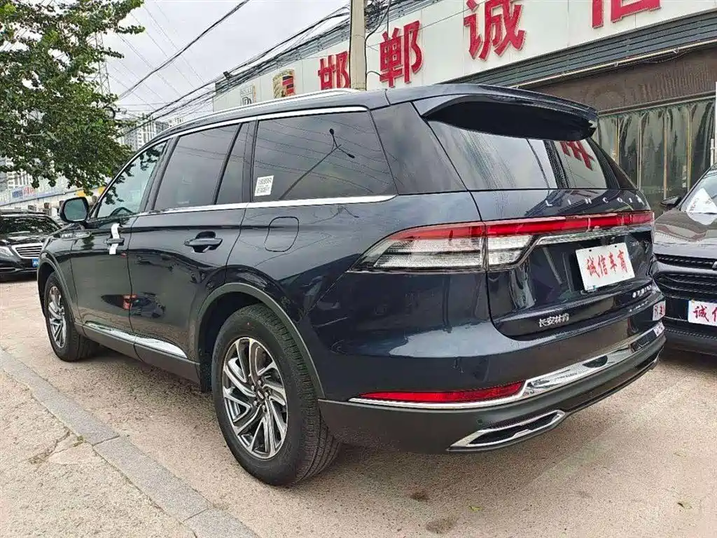 Lincoln Aviator — фото 18