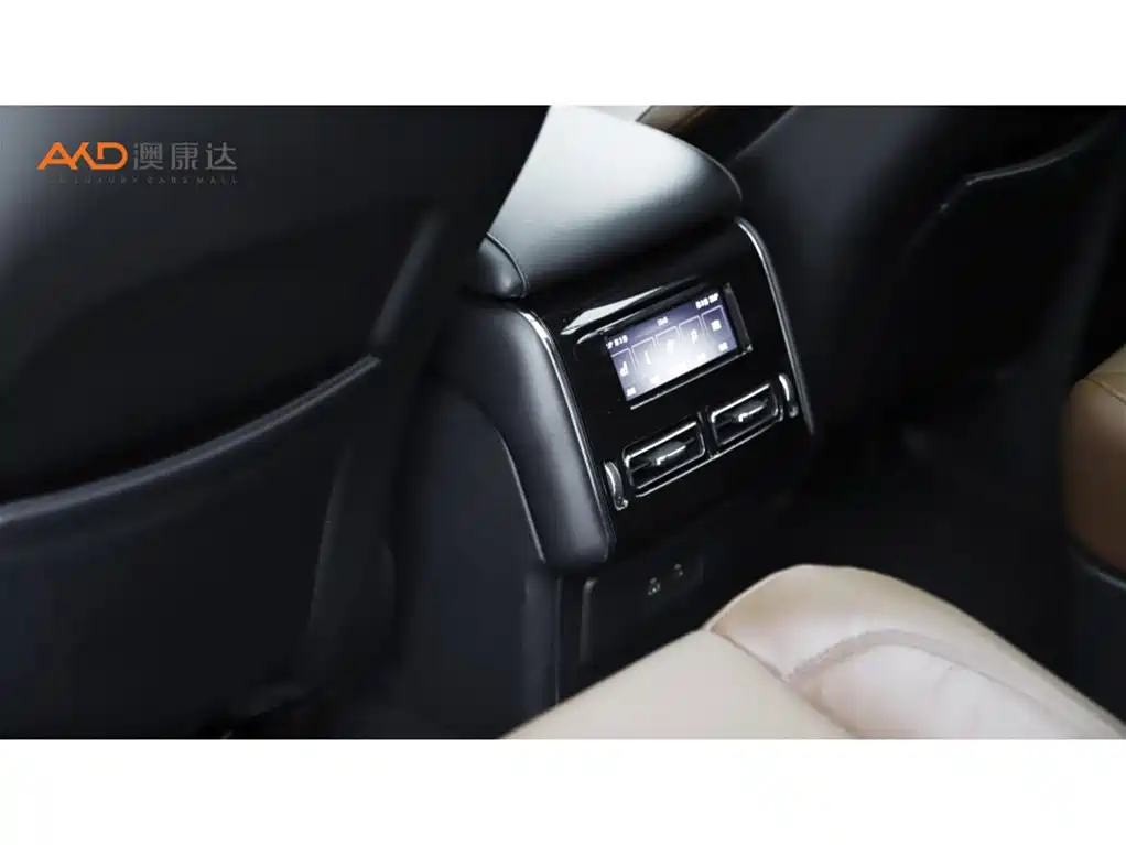 Lincoln Aviator — фото 10