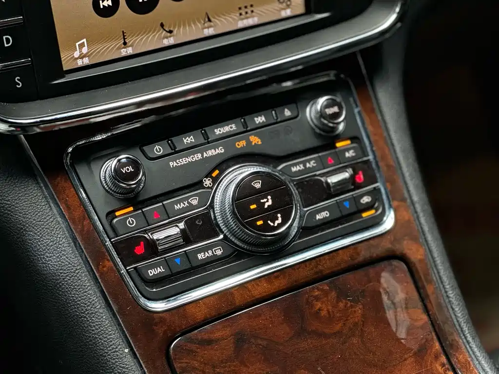 Lincoln Continental — фото 9