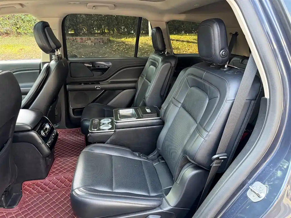 Lincoln Aviator — фото 10