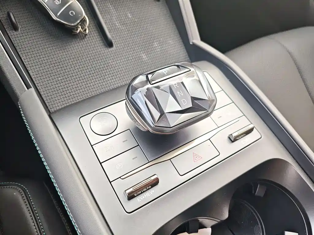 BYD Qin L — фото 14