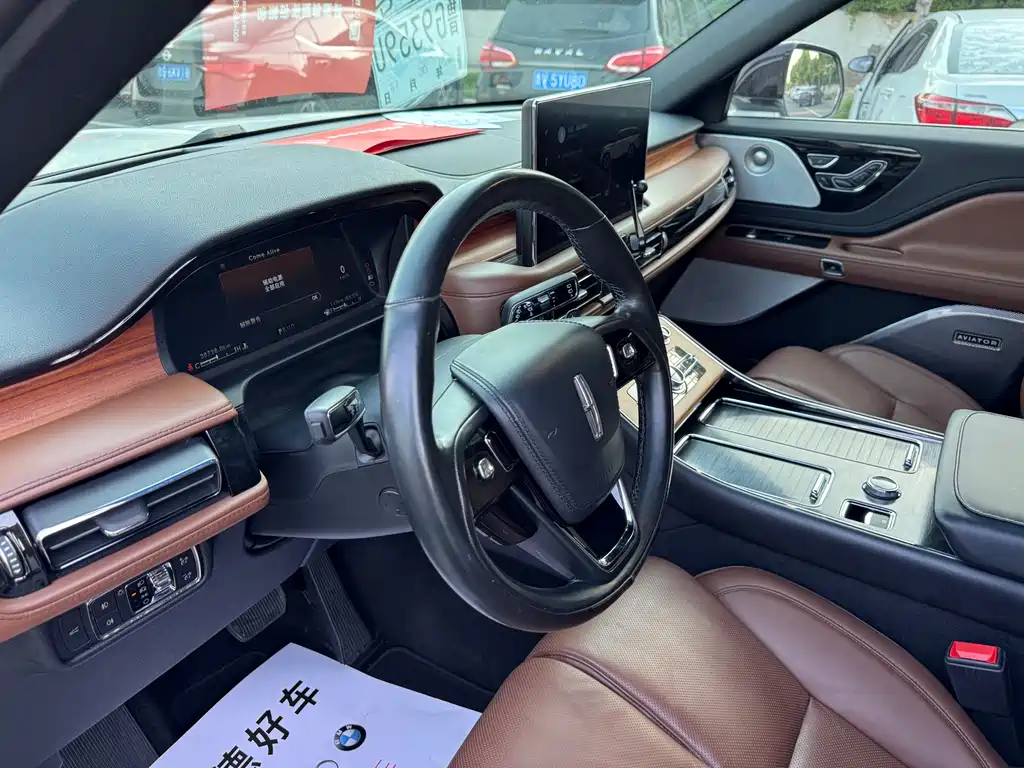 Lincoln Aviator — фото 11