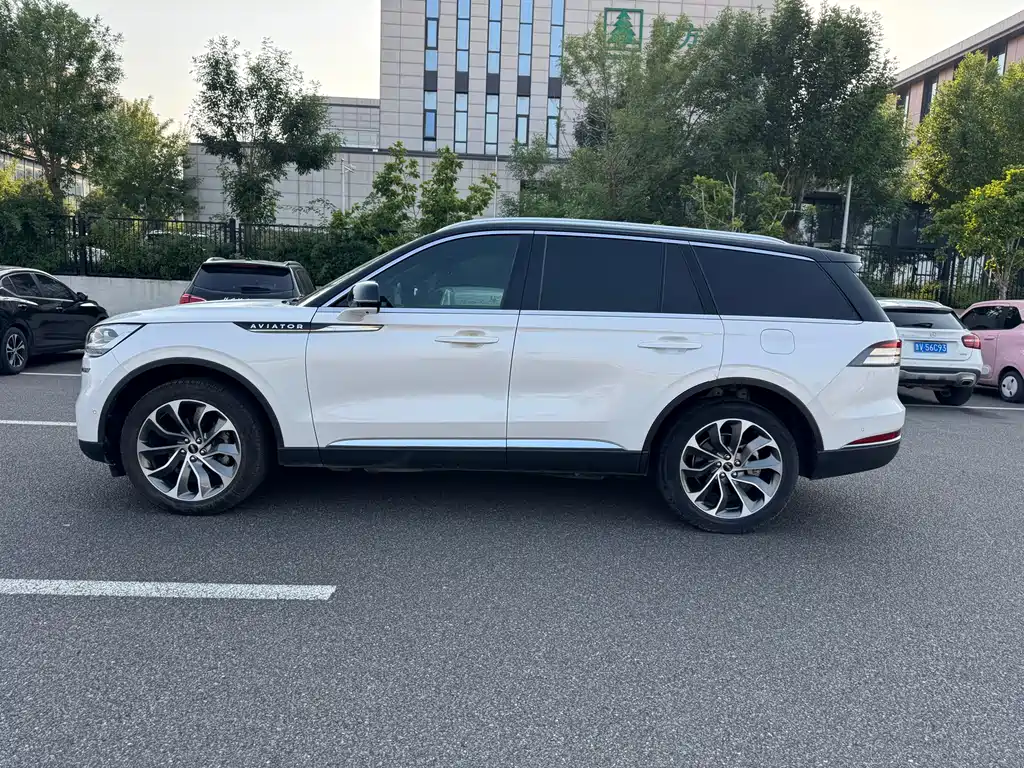 Lincoln Aviator — фото 4