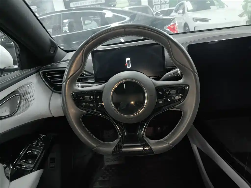 BYD Seal — фото 11