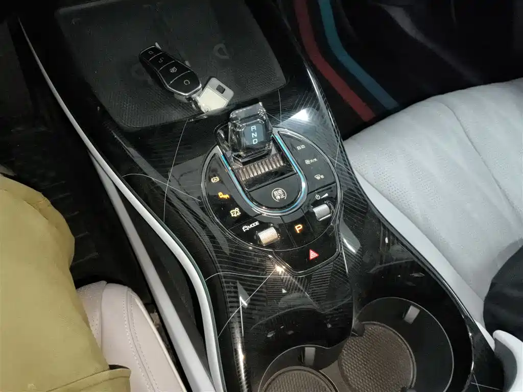 BYD Seal — фото 14