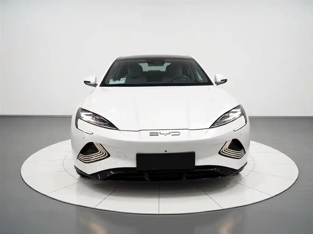 BYD Seal — фото 3