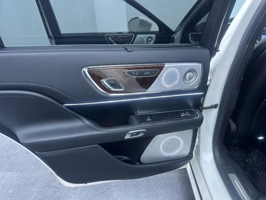 Lincoln Continental — фото 21