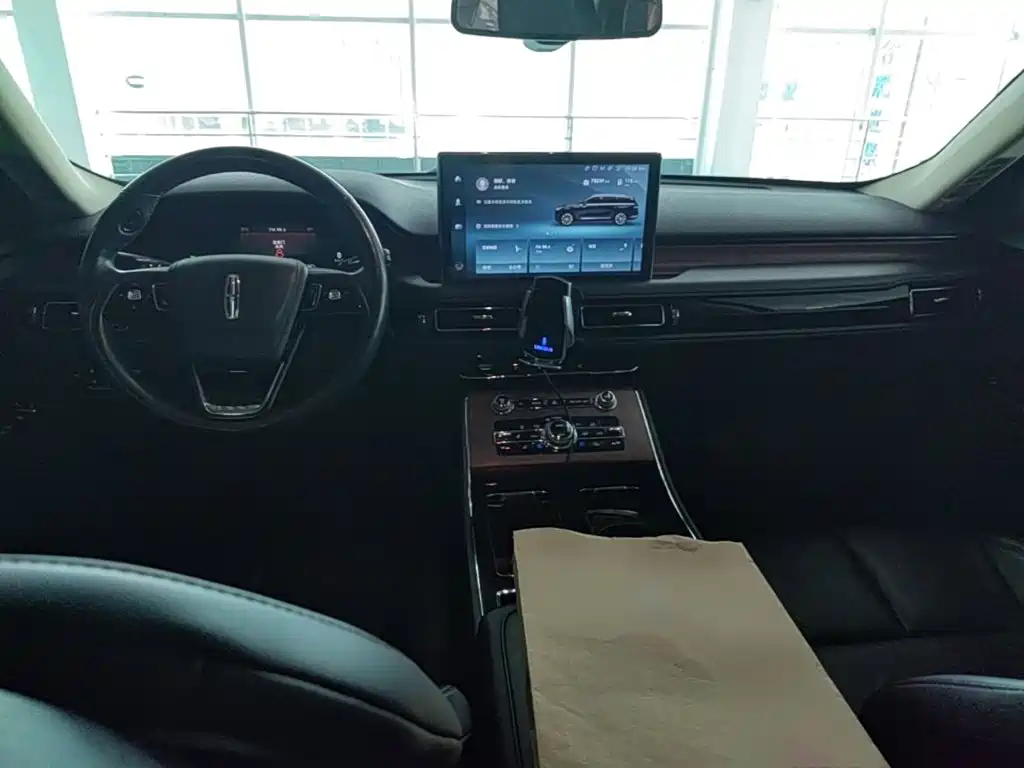 Lincoln Aviator — фото 10