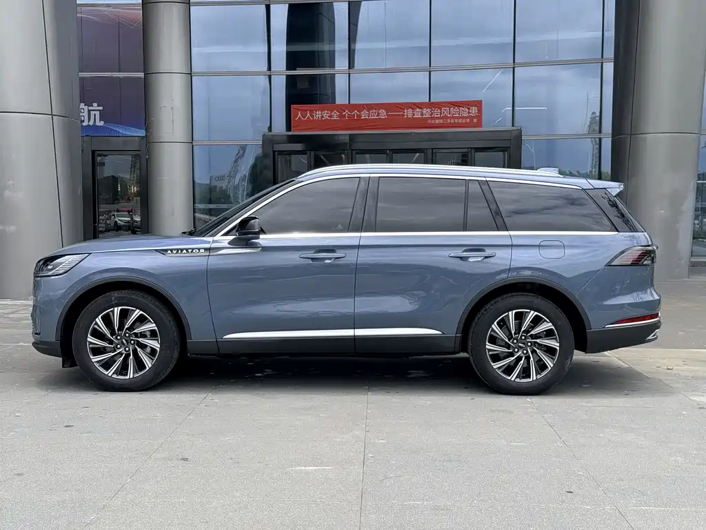 Lincoln Aviator — фото 4