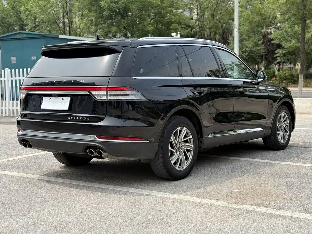 Lincoln Aviator — фото 8