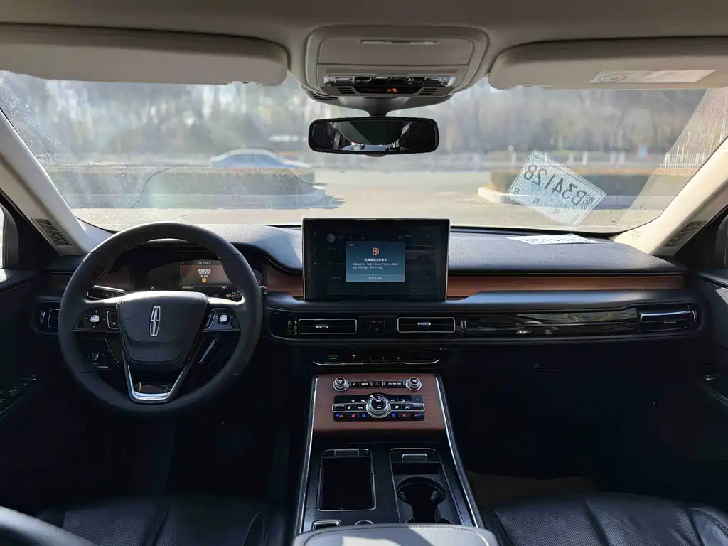 Lincoln Aviator — фото 10