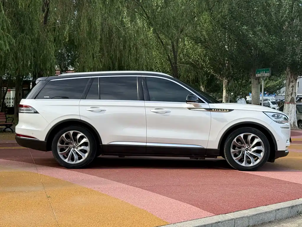 Lincoln Aviator — фото 4