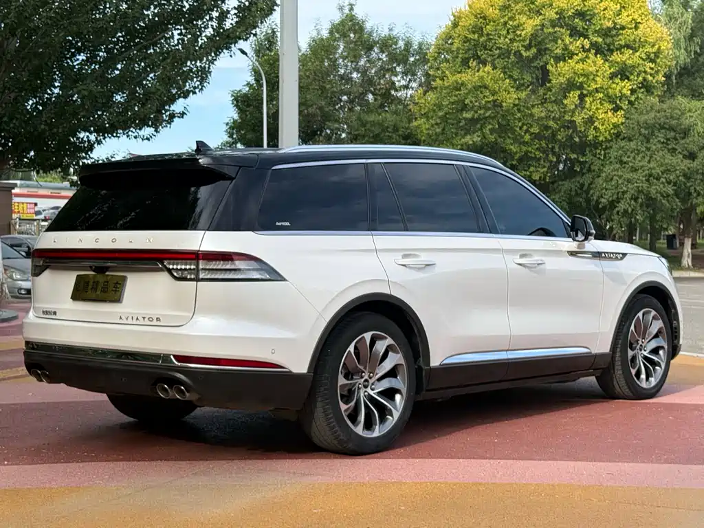 Lincoln Aviator — фото 5