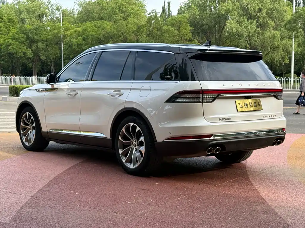 Lincoln Aviator — фото 7