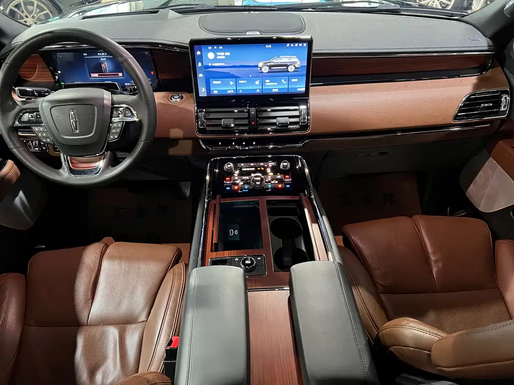Lincoln Navigator — фото 18