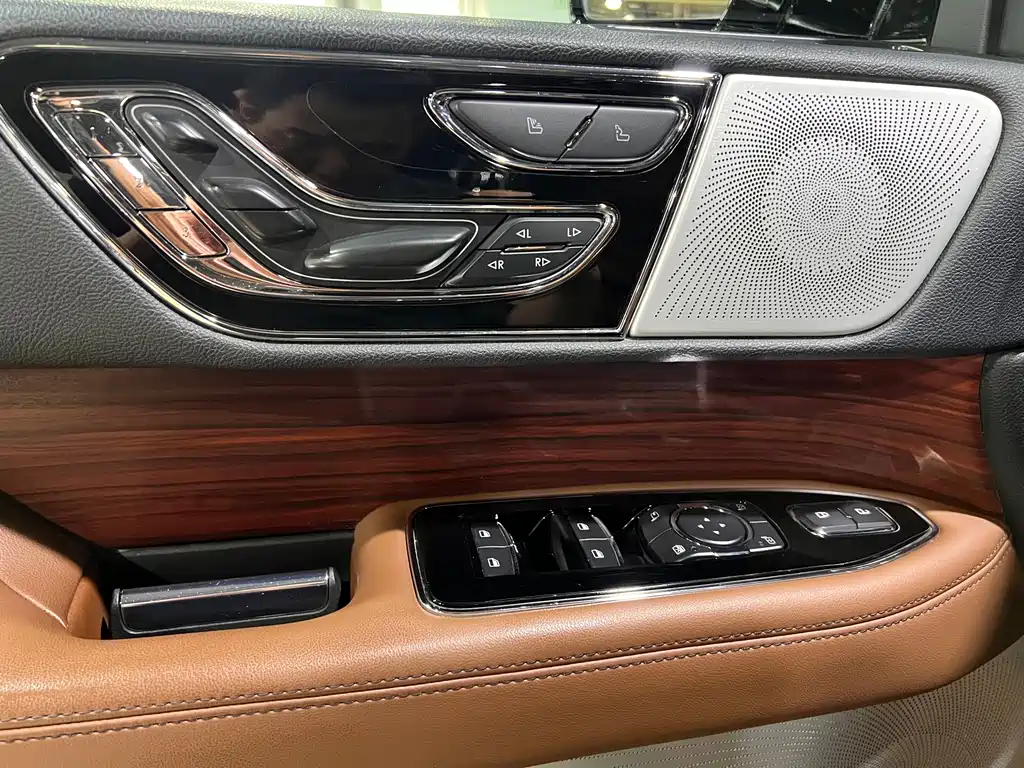 Lincoln Navigator — фото 8