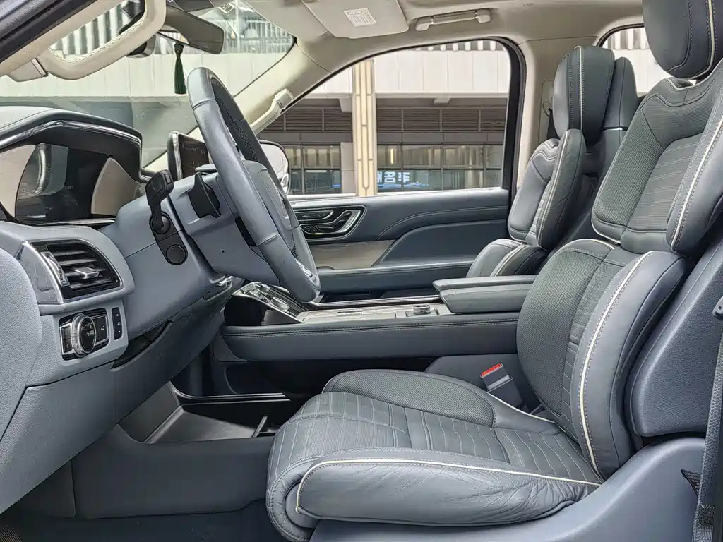 Lincoln Navigator — фото 9