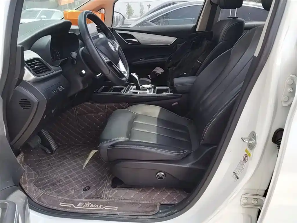 BYD MAX New Energy — фото 15