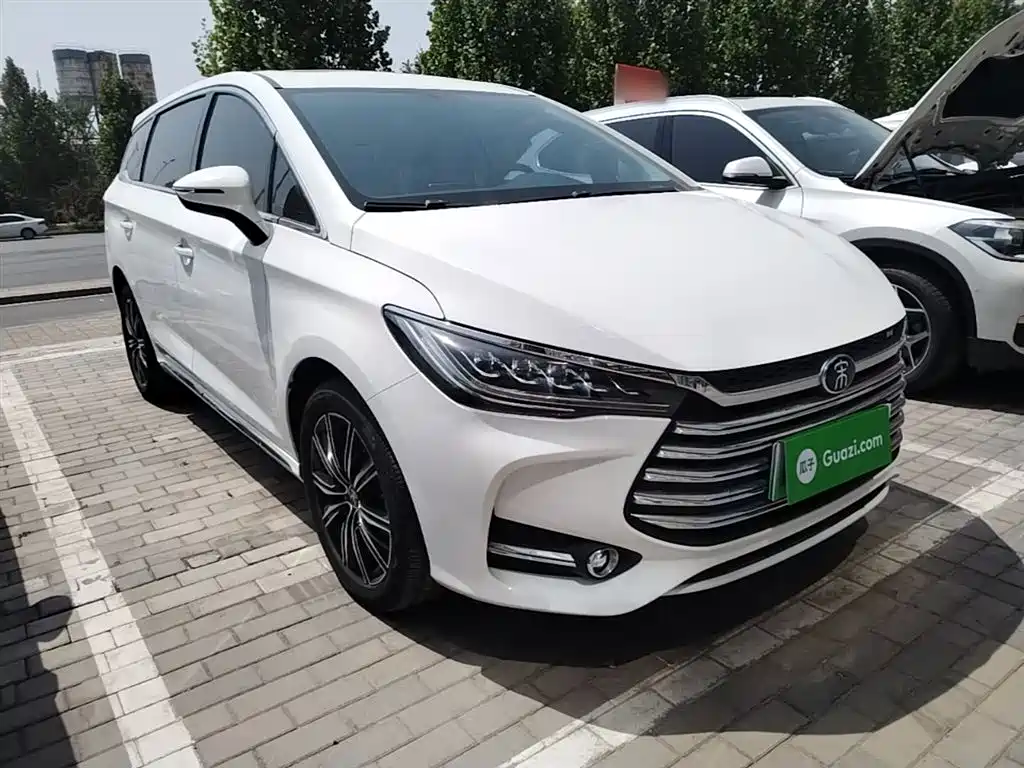 BYD MAX New Energy — фото 4