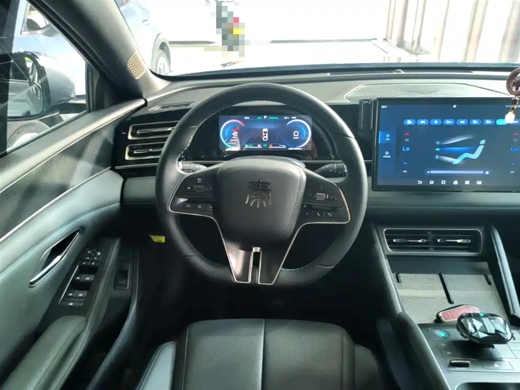 BYD Qin L — фото 11