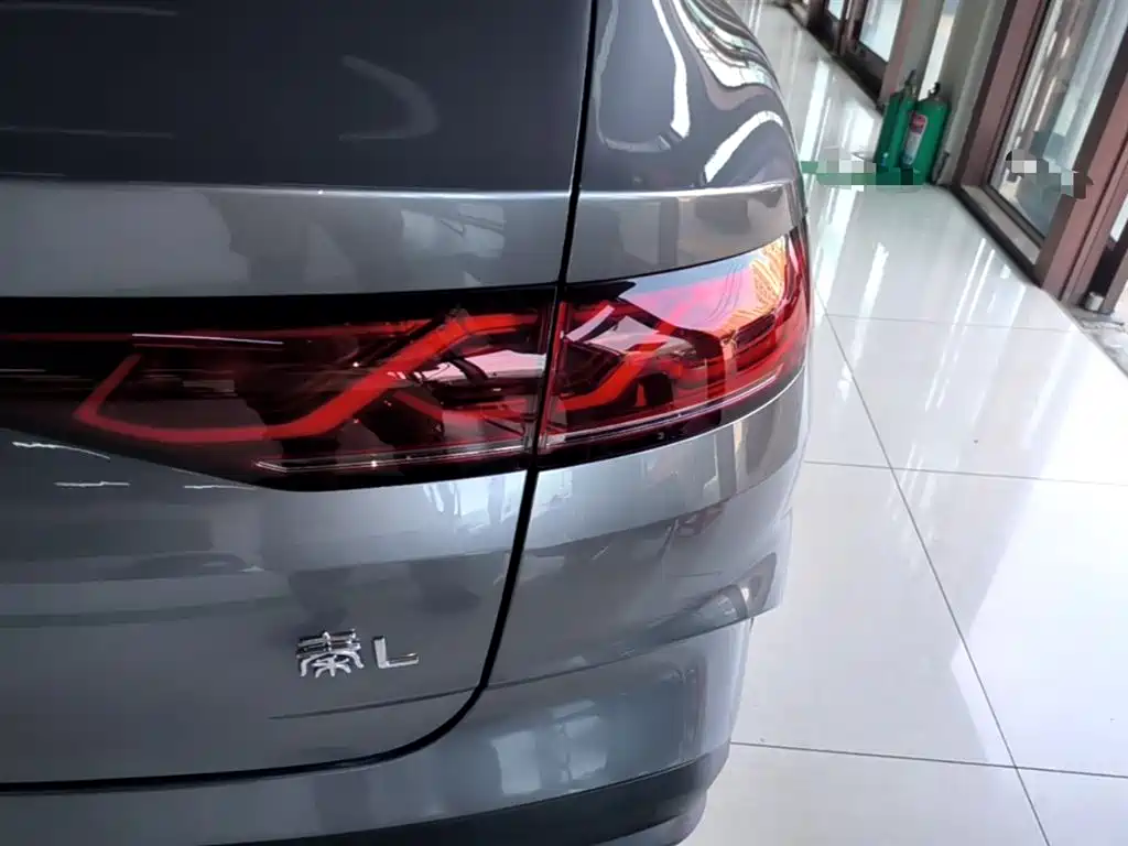 BYD Qin L — фото 8