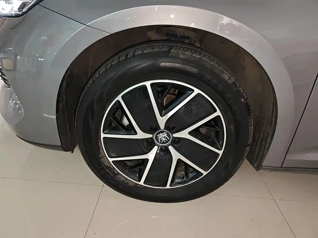 BYD Qin L — фото 23