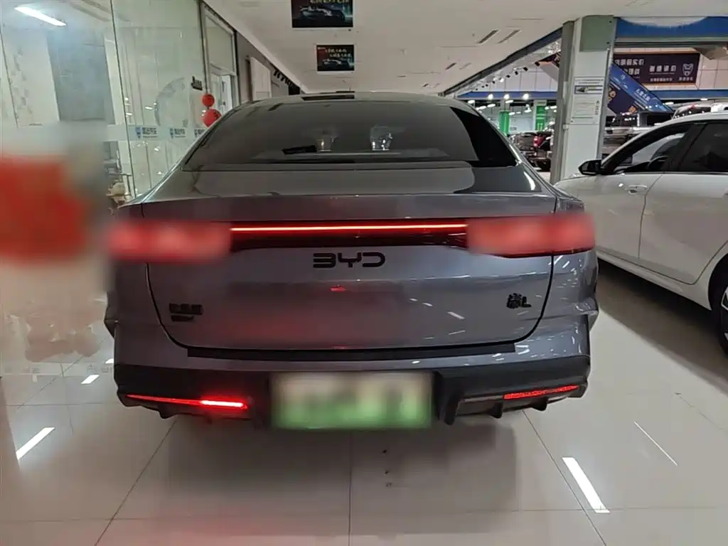 BYD Qin L — фото 6