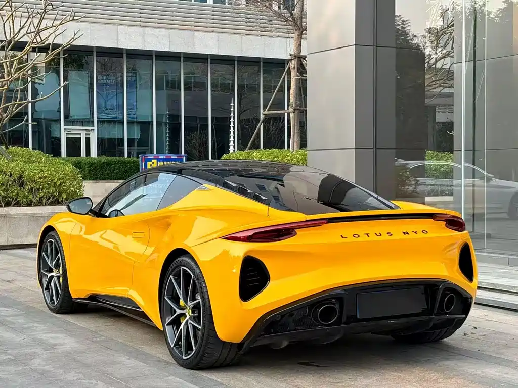 Lotus Emira — фото 4
