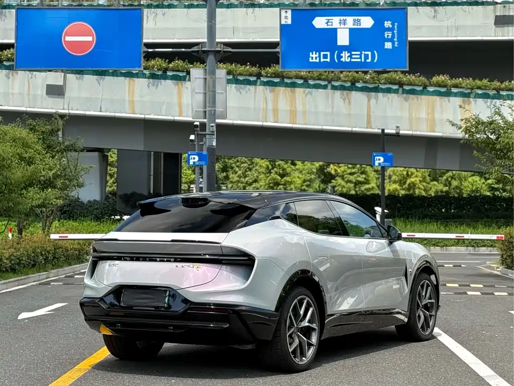 Lotus Eletre — фото 7