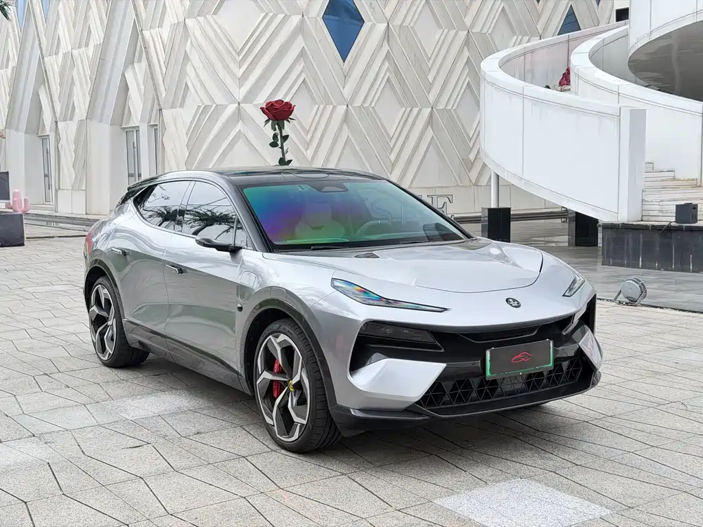 Lotus Eletre — фото 3