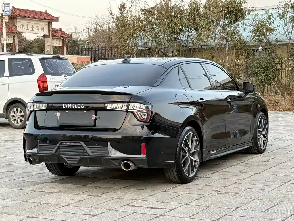 Lynk & Co 03 — фото 7