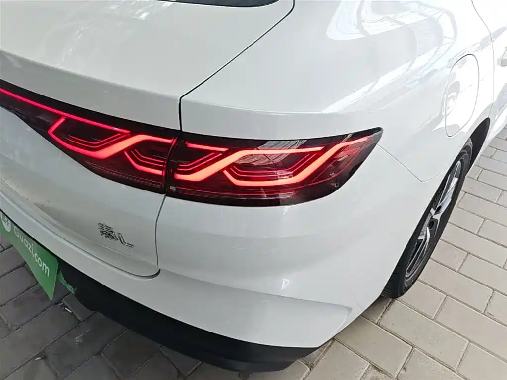 BYD Qin L — фото 8