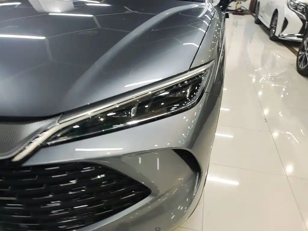 BYD L DM-i — фото 24