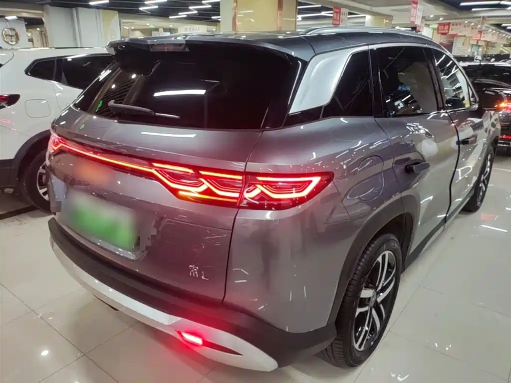 BYD L DM-i — фото 7