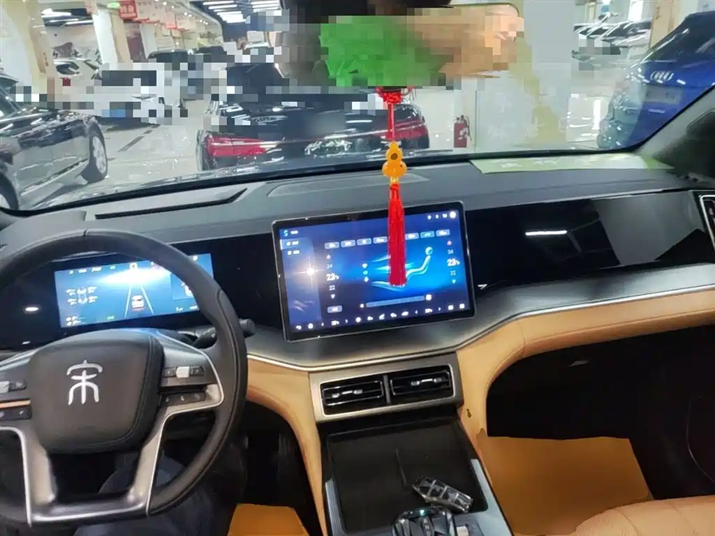 BYD L DM-i — фото 10