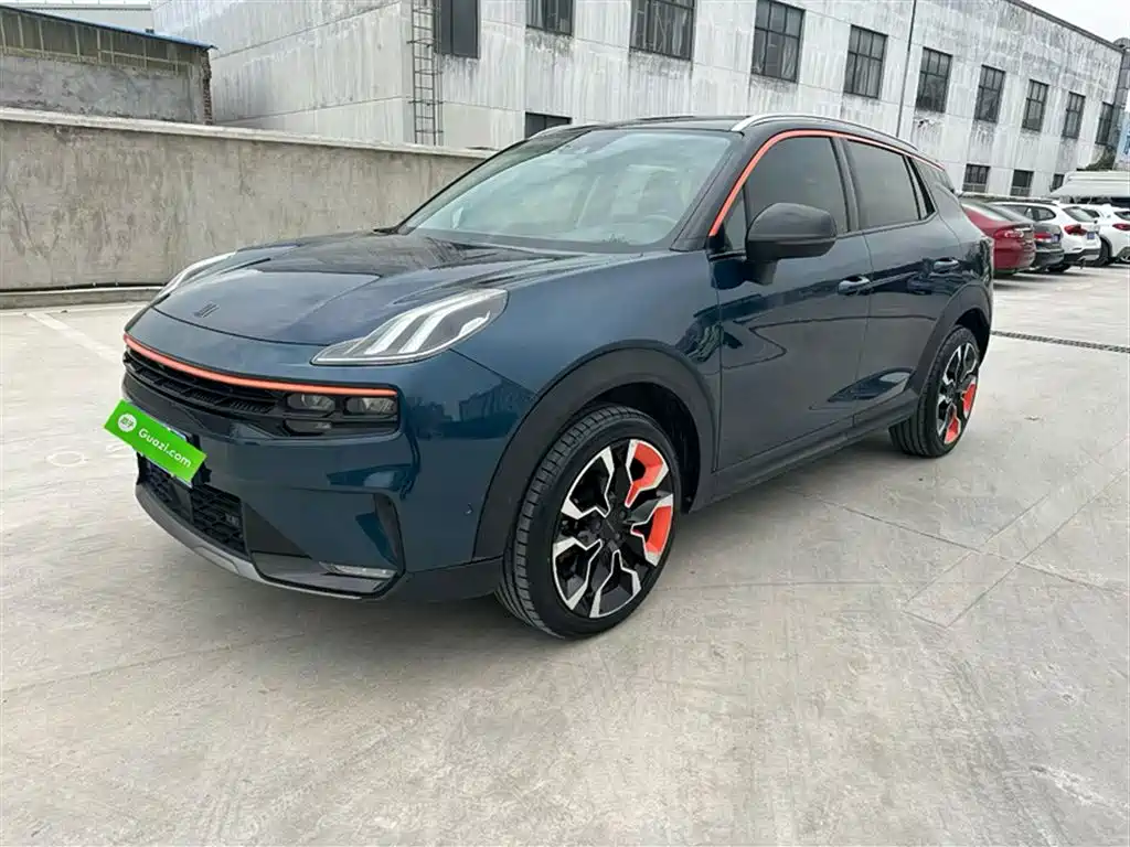Lynk & Co 06