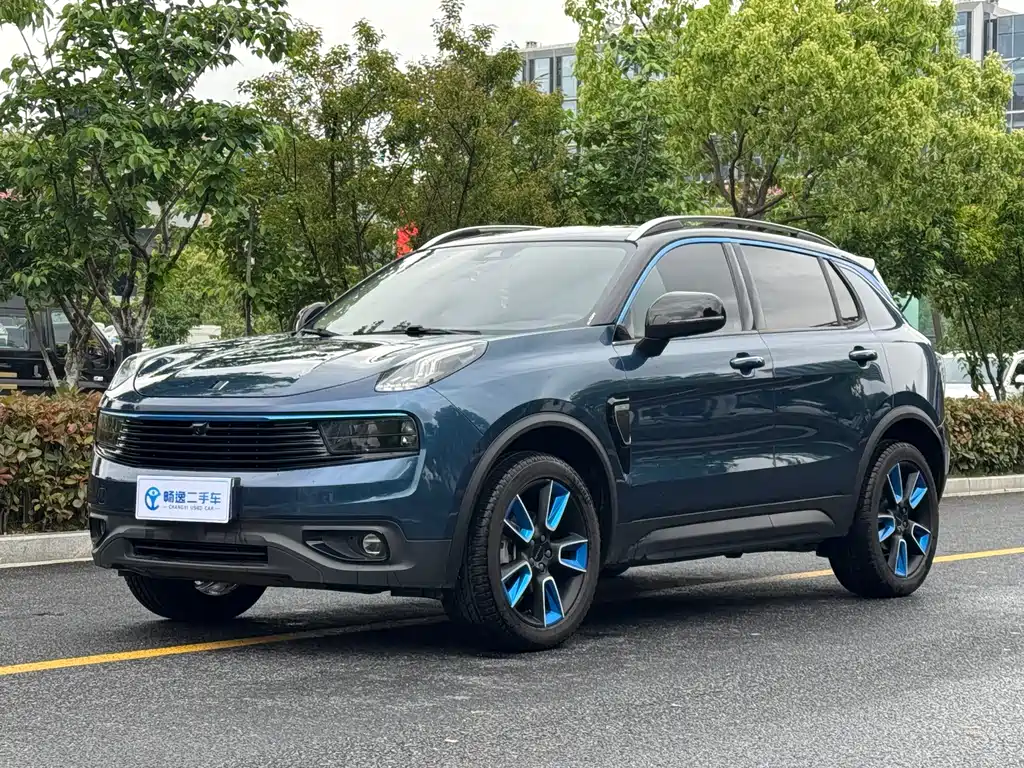 Lynk & Co 01