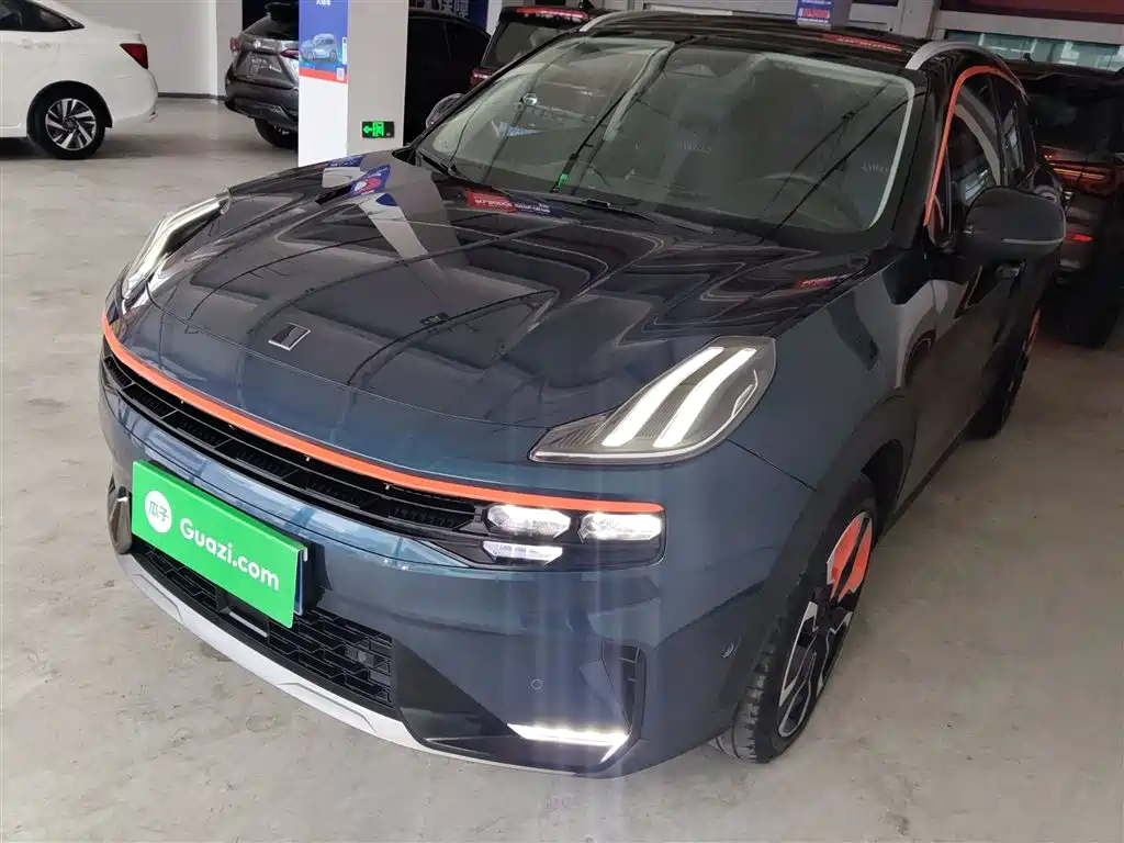 Lynk & Co 06