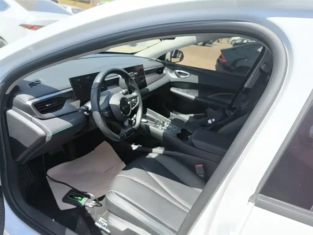 BYD Seal 05 DM-i — фото 15