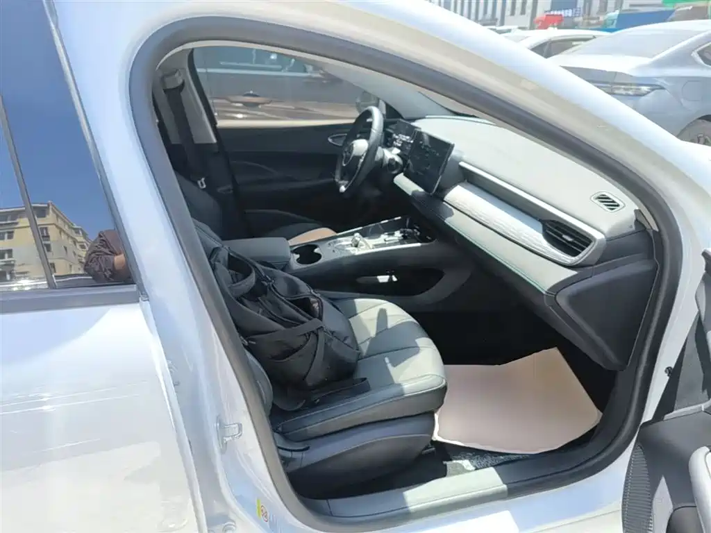 BYD Seal 05 DM-i — фото 25